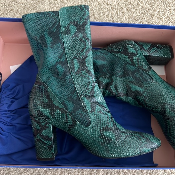 Stuart Weitzman Fifer 80 Emerald Boot - Picture 6 of 16